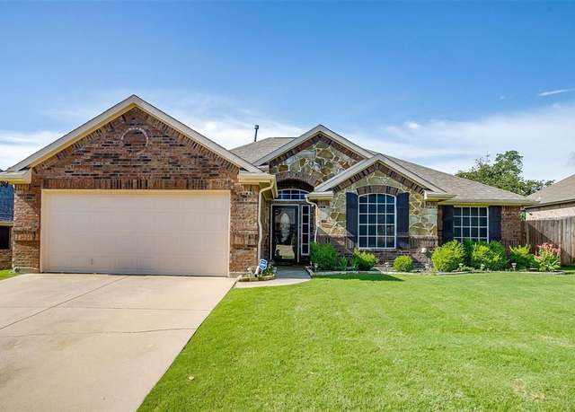 Property at 2134 Lorrie Ln, Weatherford, TX 76087, 4 beds, 2 baths