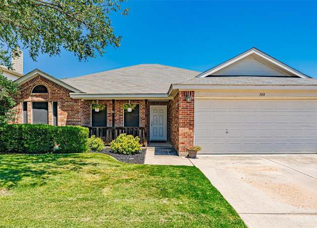 Property at 308 Vista Way Dr, Saginaw, TX 76179, 3 beds, 2 baths