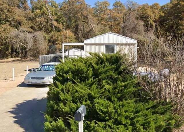 Property at 6623 Blue Water Ct, Granbury, TX 76049, 3 beds, 2 baths