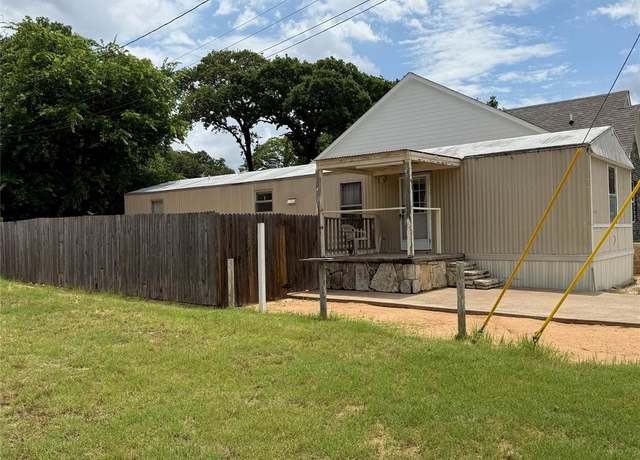 Property at 6623 Blue Water Ct, Granbury, TX 76049, 3 beds, 2 baths