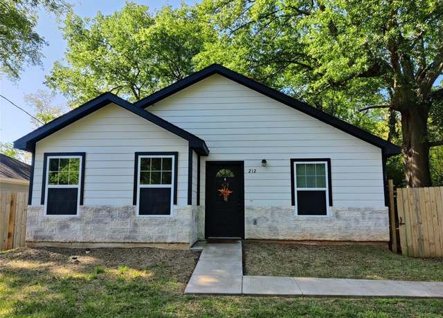 Property at 212 Lenox, Pittsburg, TX 75686, 3 beds, 2 baths