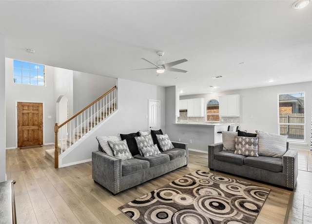 Property at 2708 Lake Country Dr, Grand Prairie, TX 75052, 4 beds, 2.5 baths
