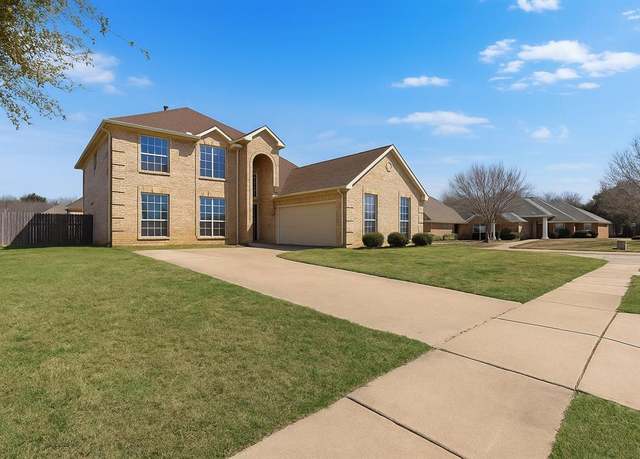 Property at 2708 Lake Country Dr, Grand Prairie, TX 75052, 4 beds, 2.5 baths