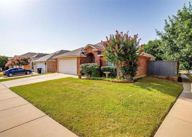 Property at 4900 Happy Trl, Fort Worth, TX 76244, 3 beds, 2 baths