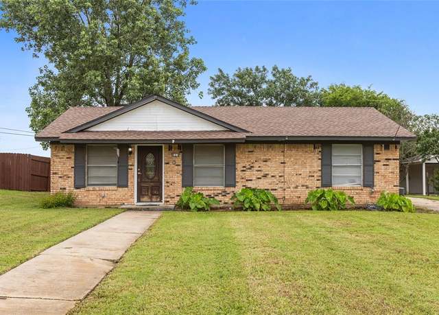 Property at 814 S Western Hills Dr, Howe, TX 75459, 3 beds, 1.5 baths