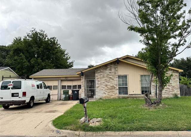 Property at 2419 Clearwood Dr, Arlington, TX 76014, 3 beds, 2 baths