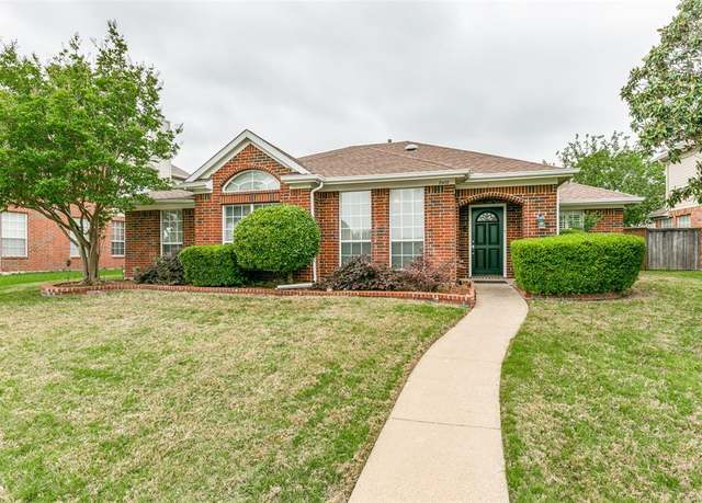 Property at 8402 Hartford Dr, Rowlett, TX 75089, 4 beds, 2 baths