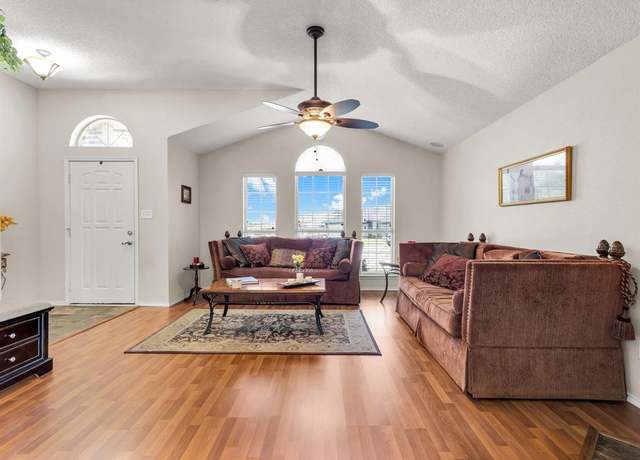 Property at 10117 High Bluff Dr, Fort Worth, TX 76108, 3 beds, 2 baths