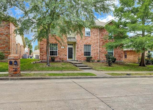 Property at 2949 Clear Creek Dr, Rockwall, TX 75032, 4 beds, 3 baths