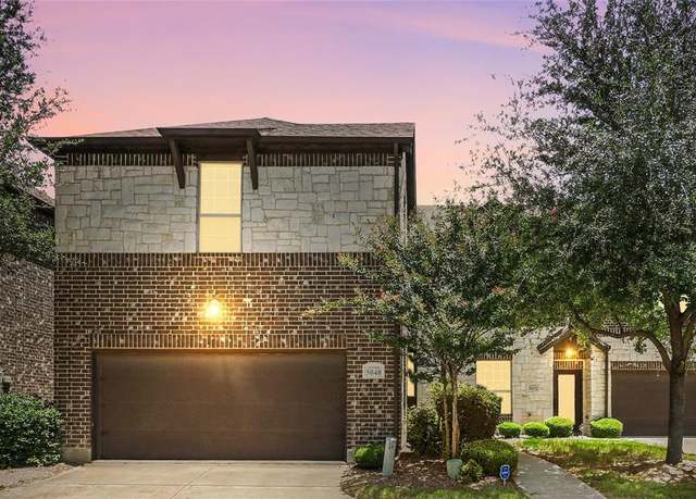 Property at 5048 Italia Ln, Grand Prairie, TX 75052, 3 beds, 2.5 baths