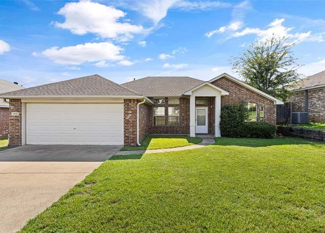 Property at 1108 E Park, Lindale, TX 75771, 3 beds, 2 baths