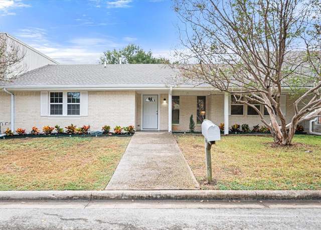 Property at 1203 Lexington Sq, Corsicana, TX 75110, 3 beds, 2 baths