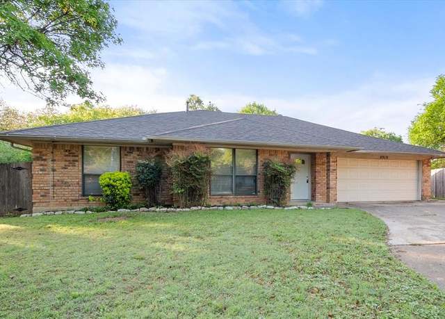 Property at 4919 Spring Creek Rd, Arlington, TX 76017, 3 beds, 3 baths