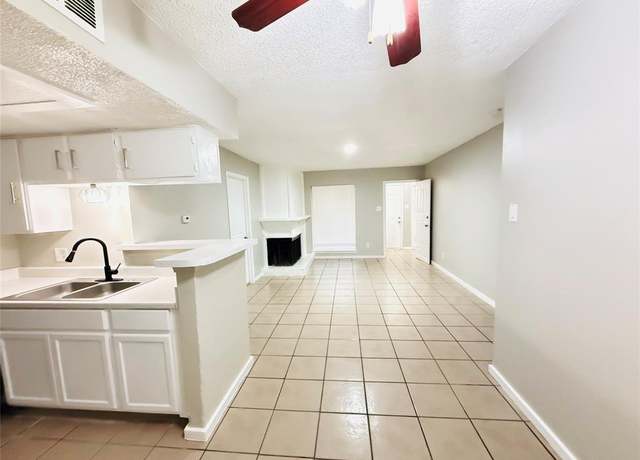 Property at 7152 Fair Oaks Ave #1052, Dallas, TX 75231, 2 beds, 2 baths