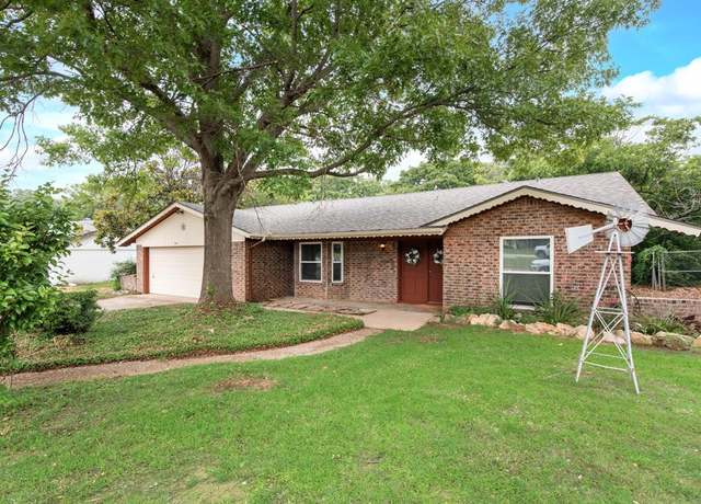 Property at 926 Meadowbrook Dr, Grapevine, TX 76051, 3 beds, 2 baths