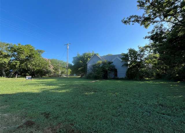 Property at 204 W Dickson St, Milford, TX 76670, 3 beds, 1 bath