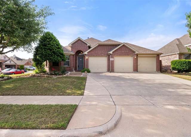 Property at 4028 Shrike Trl, Fort Worth, TX 76262, 3 beds, 2 baths