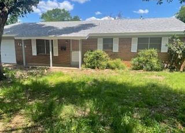 Property at 1304 Sycamore St, Breckenridge, TX 76424, 3 beds, 3 baths