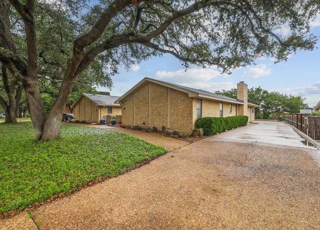 Property at 4616 Ranch View Rd, Fort Worth, TX 76109, 2 beds, 2 baths