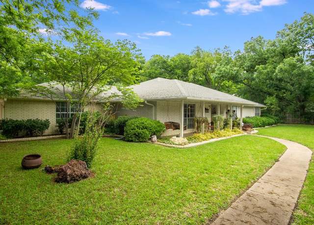 Property at 915 Cockrell Hill Rd, Ovilla, TX 75154, 4 beds, 3 baths
