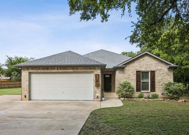 Property at 601 S 4th St, Crandall, TX 75114, 3 beds, 2 baths