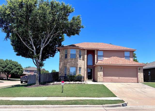 Property at 700 Hummingbird Trl, Saginaw, TX 76131, 4 beds, 2.5 baths