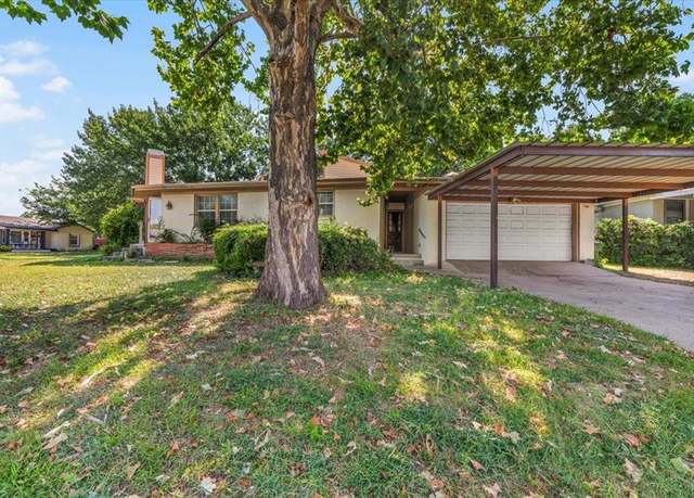 Property at 7000 Park Place Dr, Richland Hills, TX 76118, 3 beds, 2 baths