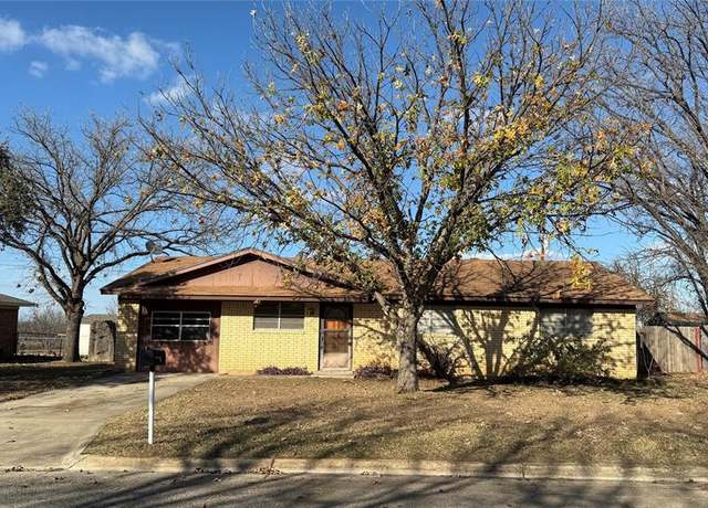 Property at 3818 Crestridge Dr, Brownwood, TX 76801, 3 beds, 1.5 baths