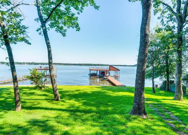 Property at 194 Shady Shores Dr, Mabank, TX 75156, 3 beds, 2.5 baths