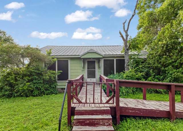 Property at 305 S Rusk St, Groesbeck, TX 76642, 4 beds, 2 baths