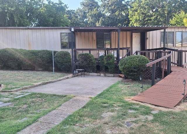 Property at 812 Pleasant Oaks Dr #61, Grand Prairie, TX 75060, 3 beds, 2 baths