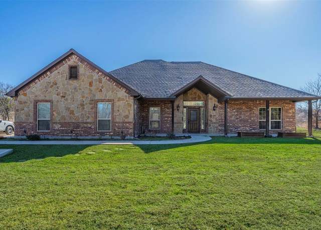 Property at 208 Wrigley Dr, Springtown, TX 76082, 4 beds, 2 baths