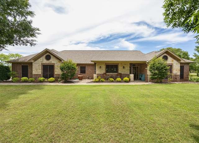 Property at 1096 Black Hawk Trl, Nemo, TX 76070, 3 beds, 2 baths
