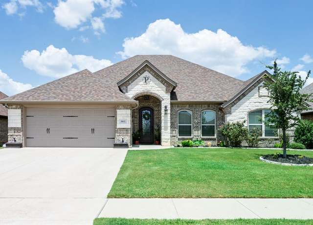 Property at 3012 Reed Ct, Granbury, TX 76048, 4 beds, 3 baths