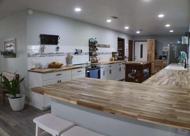 Property at 448 County Road 4287, Decatur, TX 76234, 4 beds, 2 baths
