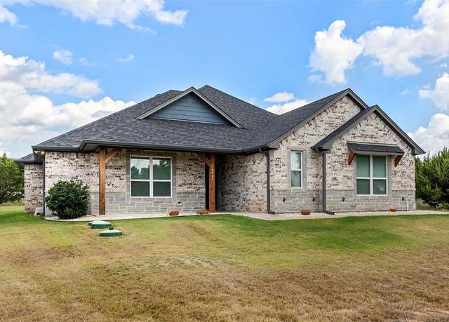 Property at 4905 Frio Dr, Granbury, TX 76048, 3 beds, 2.5 baths