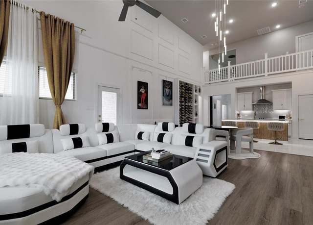 Property at 221 Rio Grande Dr, Waxahachie, TX 75165, 5 beds, 4.5 baths