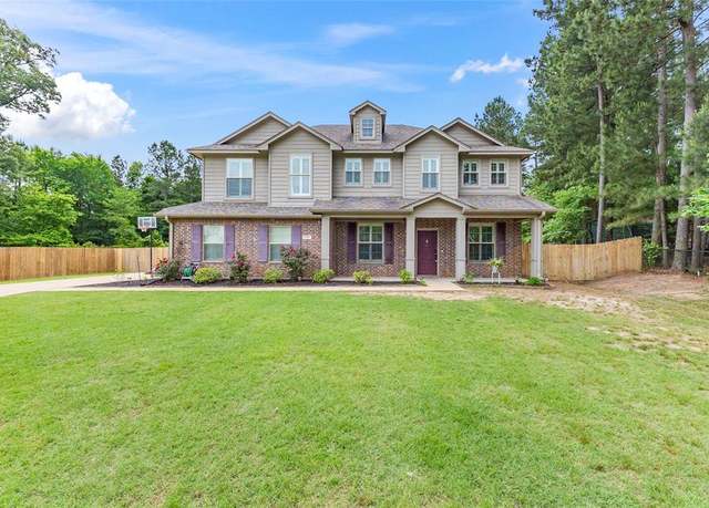 Property at 230 Sweetheart Ln, Longview, TX 75605, 5 beds, 3.5 baths