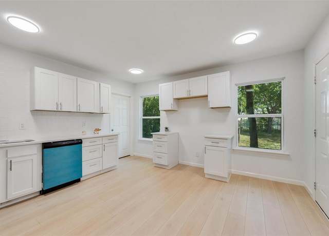 Property at 5816 Kilpatrick Ave, Fort Worth, TX 76107, 3 beds, 2 baths