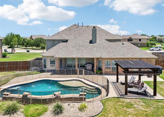 Property at 13909 Rail Ln, Fort Worth, TX 76052, 5 beds, 3.5 baths
