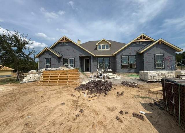 Property at 140 Oak Grove Way, Springtown, TX 76082, 4 beds, 2.5 baths