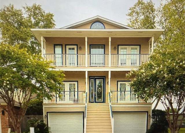 Property at 5725 S Lakeshore Dr, Shreveport, LA 71119, 4 beds, 4 baths
