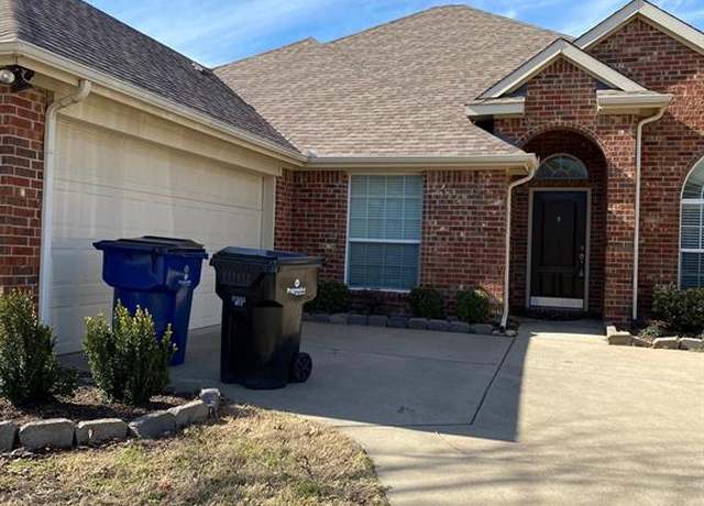 Property at 12811 Greenhaven Dr, Frisco, TX 75035, 4 beds, 2 baths
