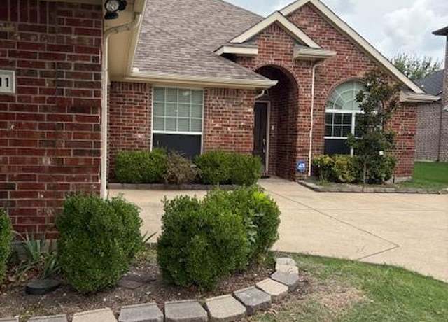 Property at 12811 Greenhaven Dr, Frisco, TX 75035, 4 beds, 2 baths