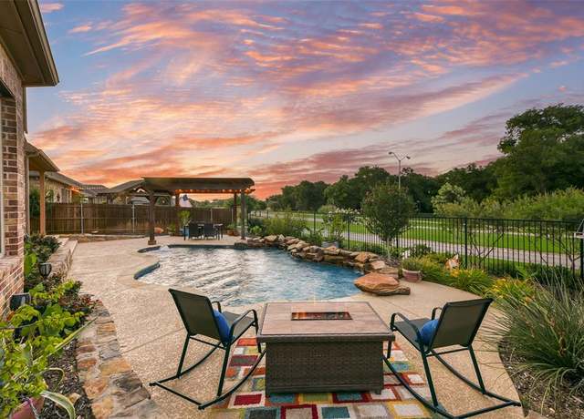 Property at 406 Oakcrest Dr, Justin, TX 76247, 4 beds, 3 baths