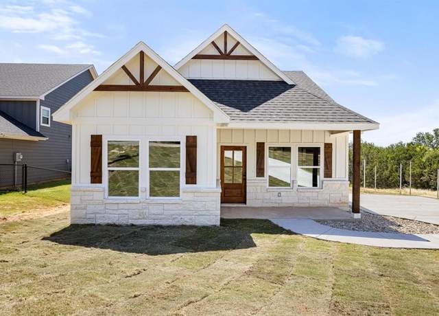 Property at 2400 Duro Ct, Granbury, TX 76048, 3 beds, 2 baths