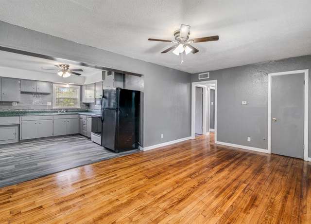 Property at 325 17th St SW, Paris, TX 75460, 3 beds, 1.5 baths