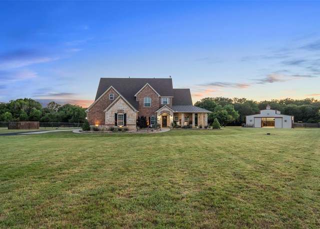 Property at 190 Tejas Rd, Weatherford, TX 76085, 4 beds, 3.5 baths
