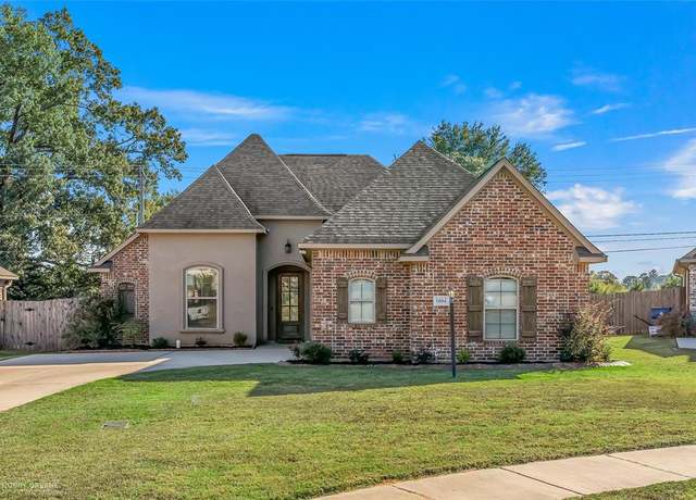 Property at 1004 Green Wood Cir, Haughton, LA 71037, 3 beds, 2 baths