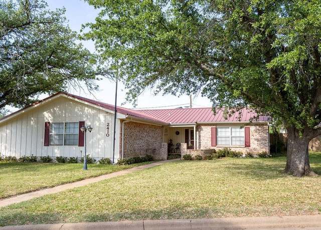 Property at 2410 Sha Lane St, Breckenridge, TX 76424, 3 beds, 2 baths